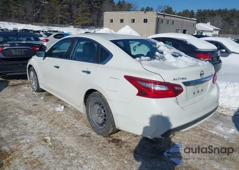 2016 Nissan Altima 2.5/2.5 S/2.5 Sl/2.5 Sr/2.5 Sv z USA, uszkodzony, nr VIN 1N4AL3AP3GC244863